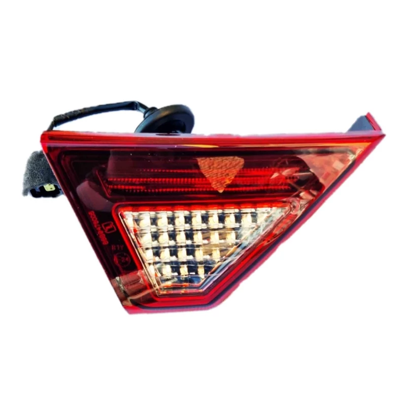 چراغ خطر عقب صندوق سمت چپ (راننده) شاهین - فن آوران چراغ خطر عقب صندوق چپ (راننده) شاهین فن آوران